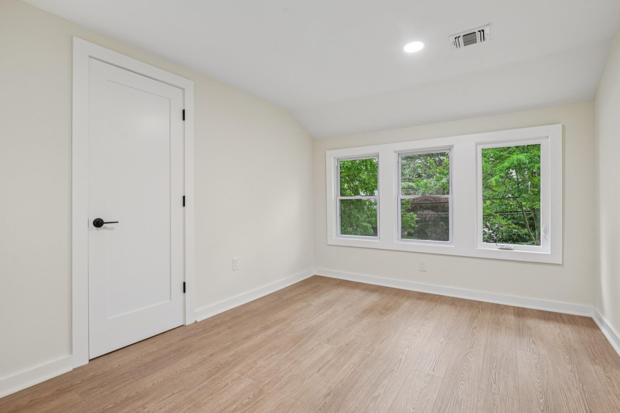 #19 photo, 1293 Pulaski Road, サフォーク郡 East Northport , NY 11731