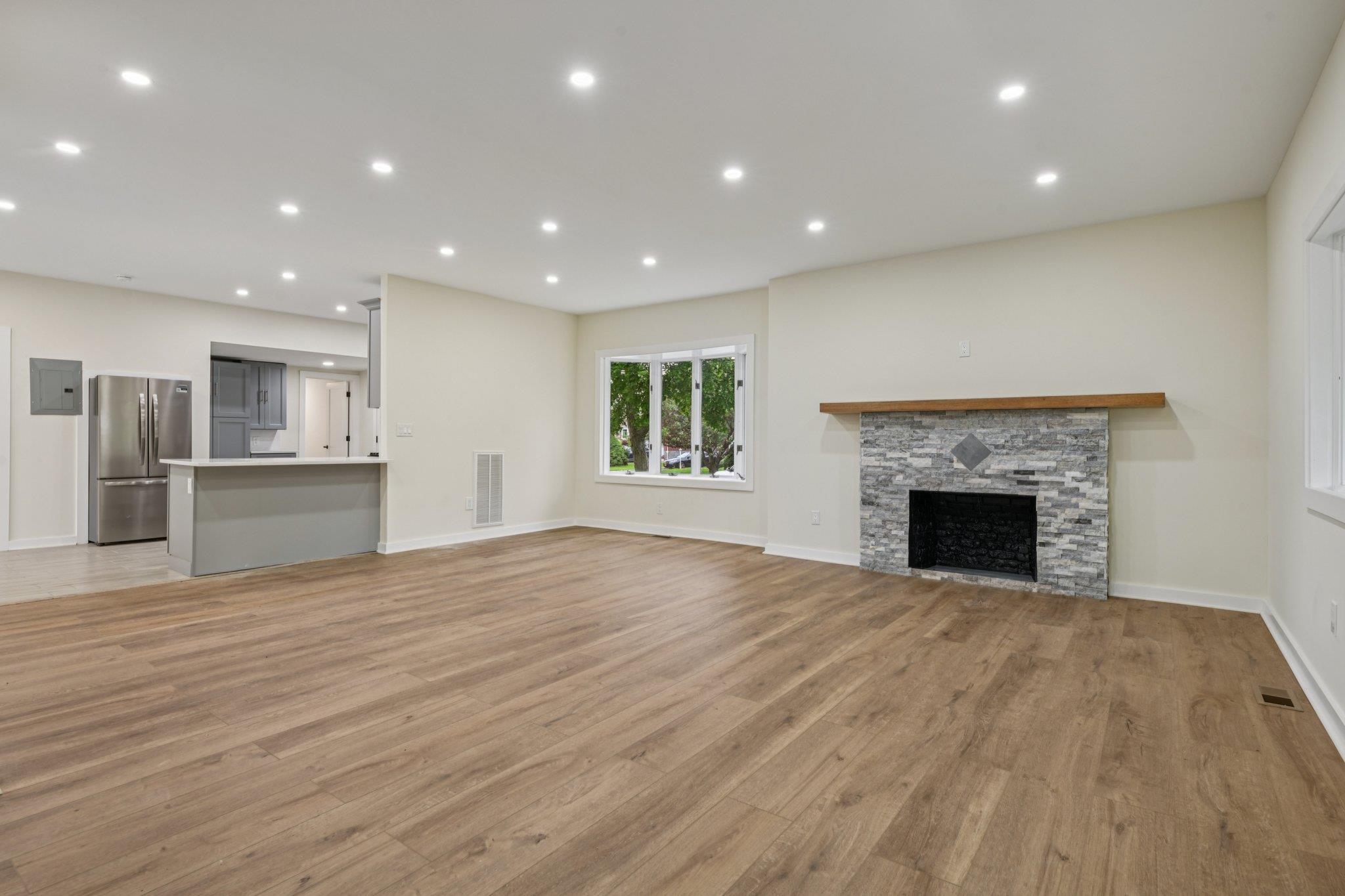 #5 photo, 1293 Pulaski Road, サフォーク郡 East Northport , NY 11731