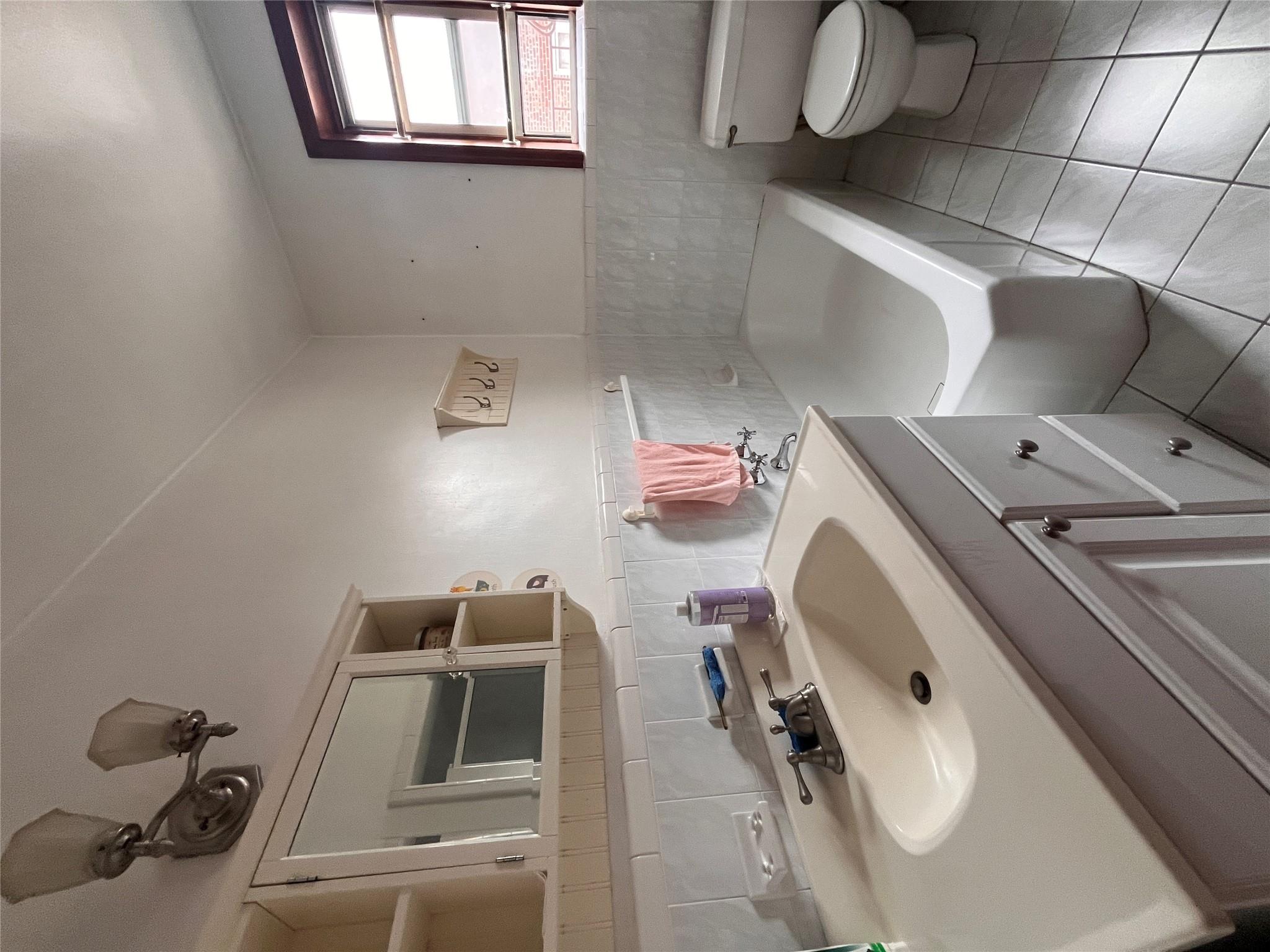 #4 photo, 9941 64th Ave, クイーンズ区 Rego Park , NY 11374