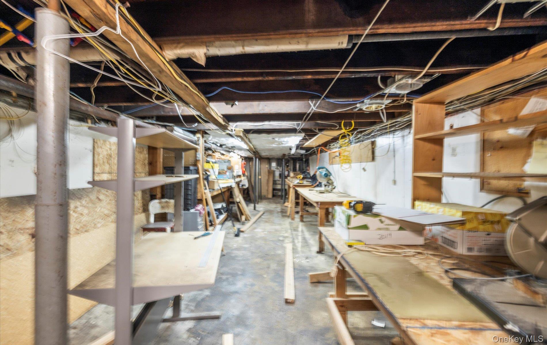 #13 photo, 2092-2096 Grand Avenue, ناسو Baldwin , NY 11510