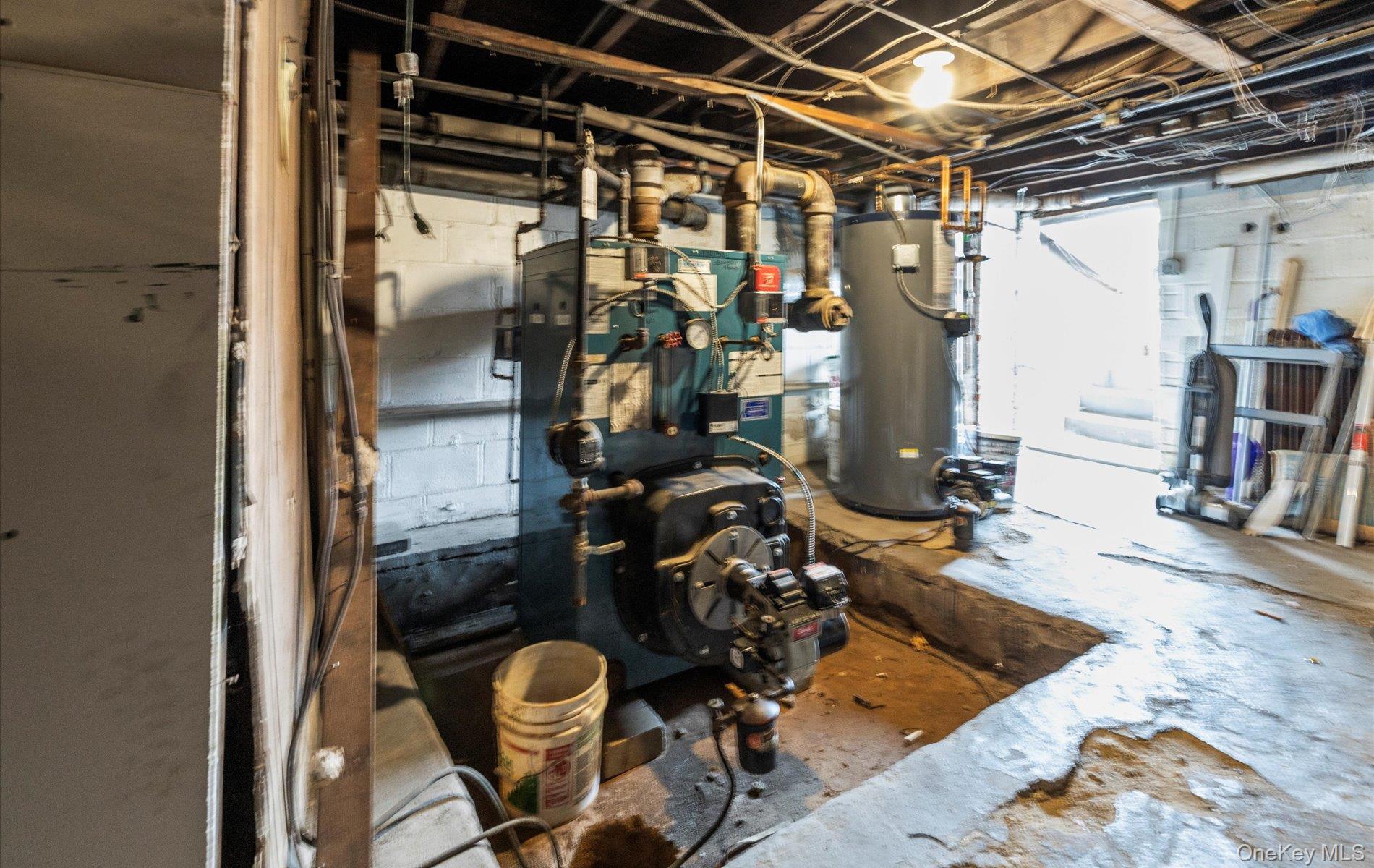 #16 photo, 2092-2096 Grand Avenue, ناسو Baldwin , NY 11510