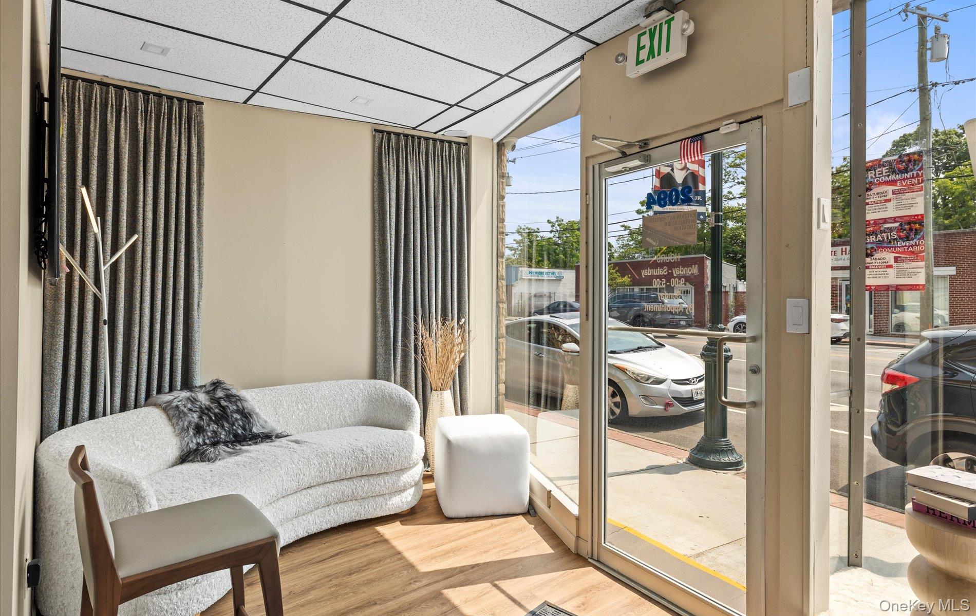 #4 photo, 2092-2096 Grand Avenue, ناسو Baldwin , NY 11510