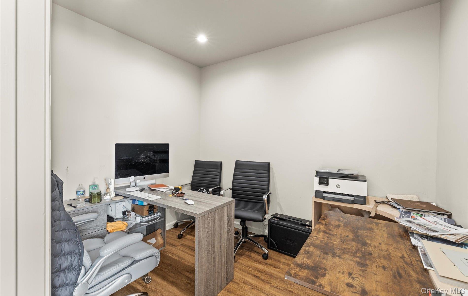 #5 photo, 2092-2096 Grand Avenue, ناسو Baldwin , NY 11510