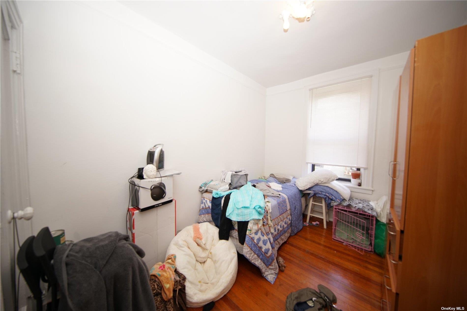 #16 photo, 40-45 99th Street, クイーンズ区 Corona , NY 11368