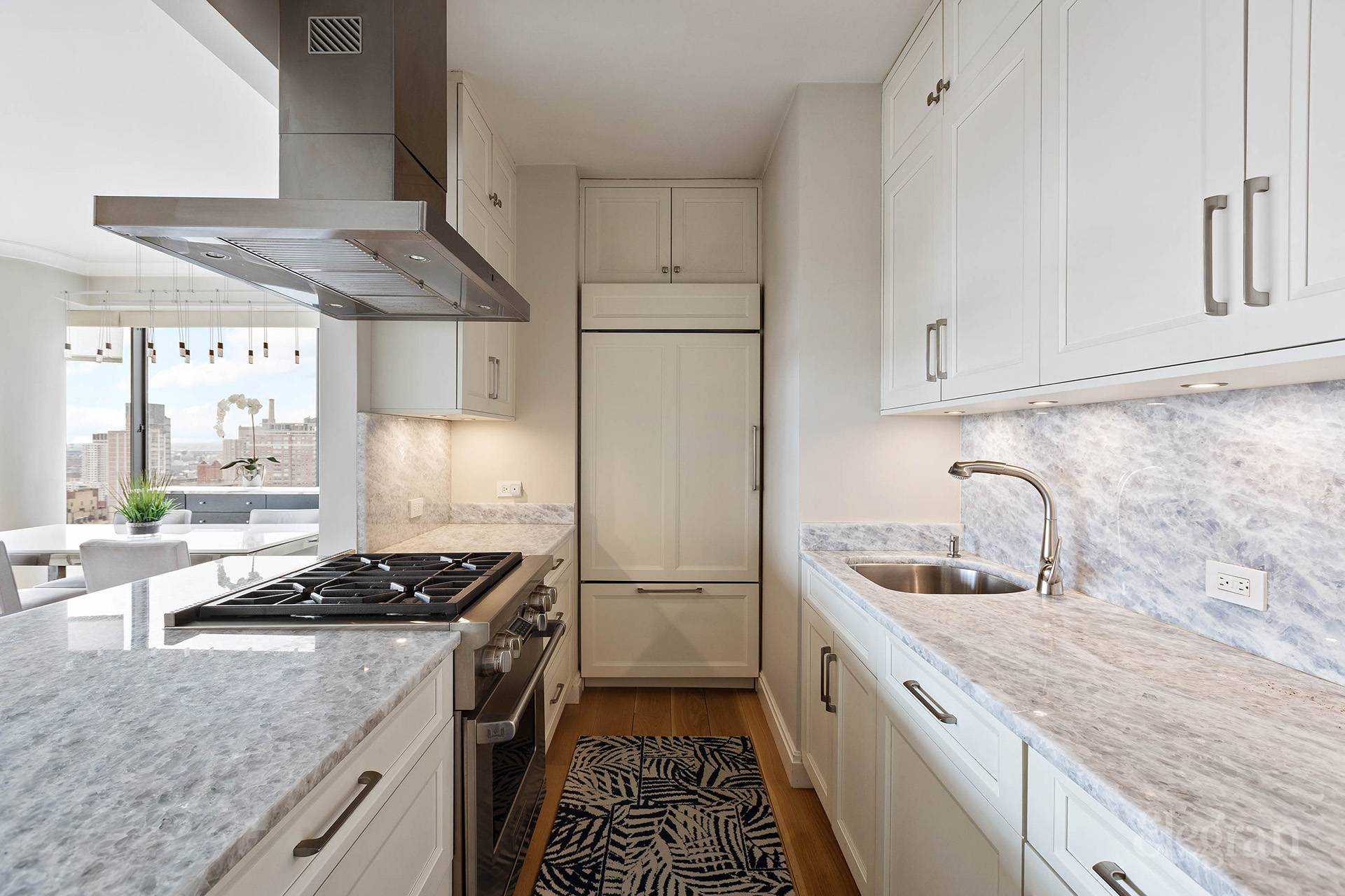 #4 photo, 200 E 69th Street, Upper East Side , NY 10021