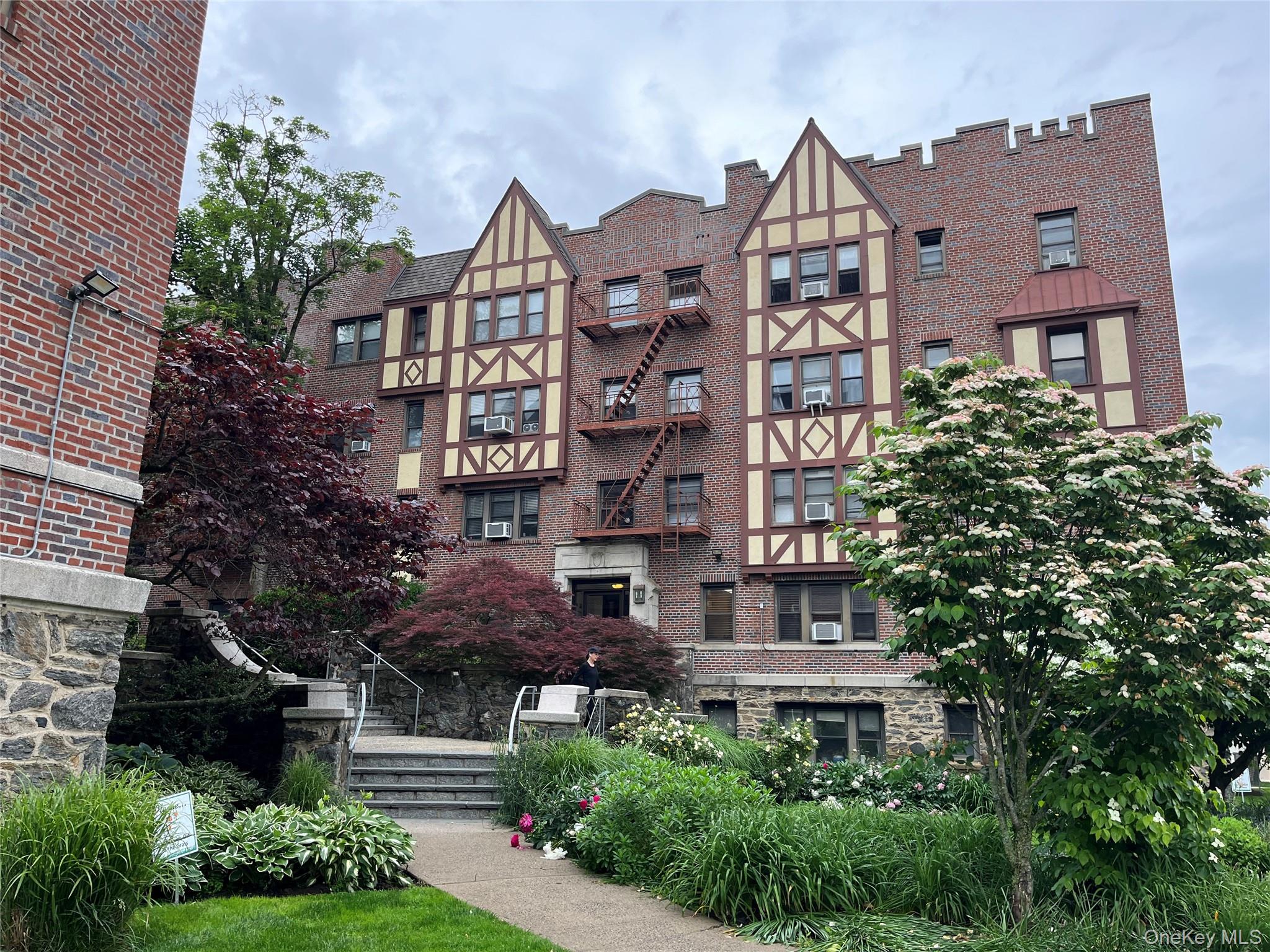 #2 photo, 604 Tompkins Avenue, Mamaroneck , NY 10543