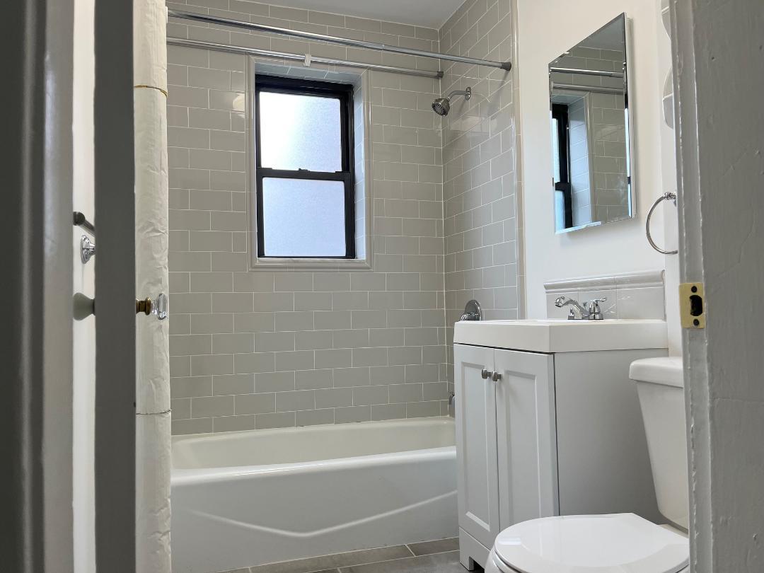 #13 photo, 604 Tompkins Avenue, Mamaroneck , NY 10543