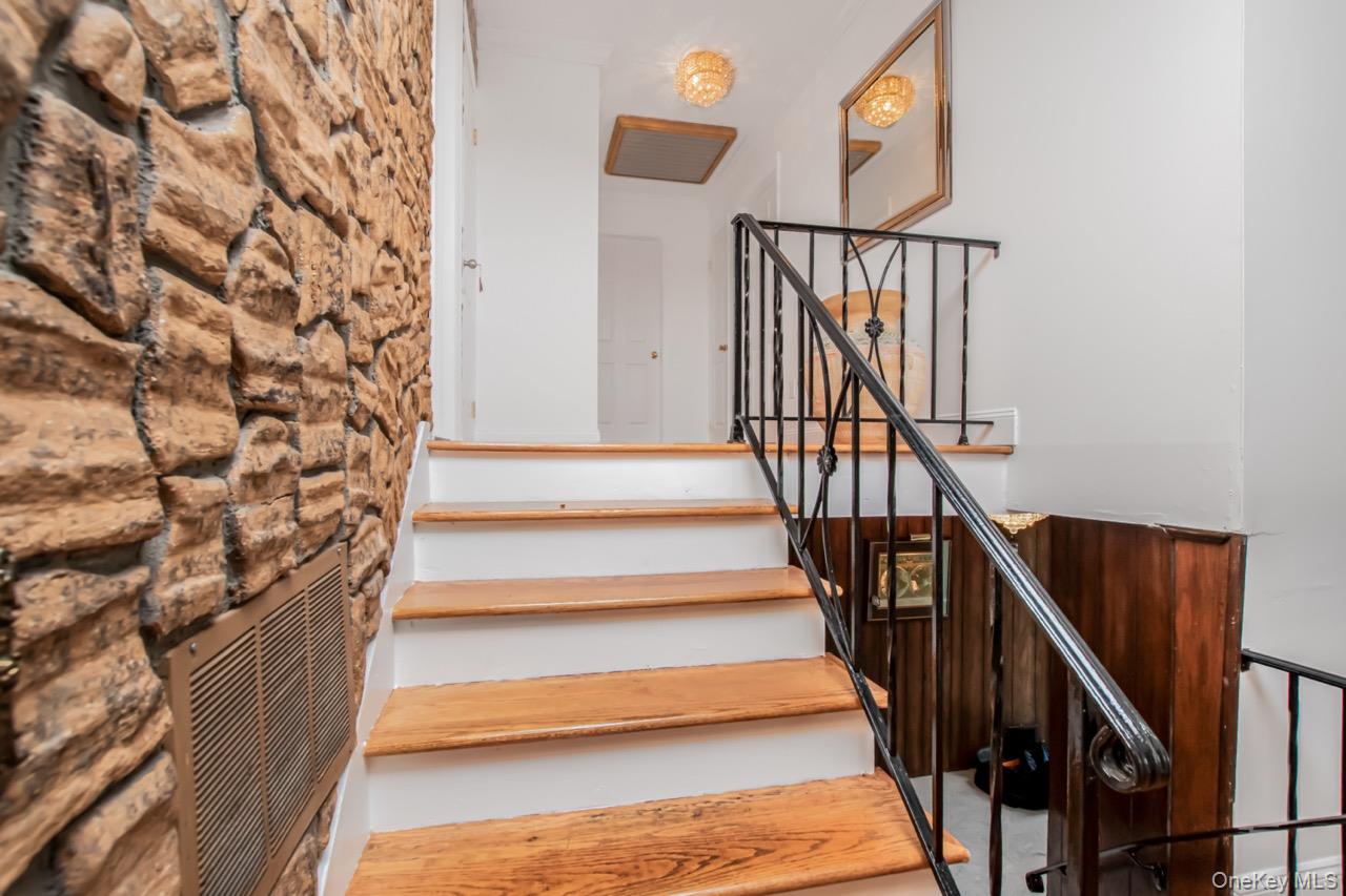 #14 photo, 127 Parkview Road, Elmsford , NY 10523