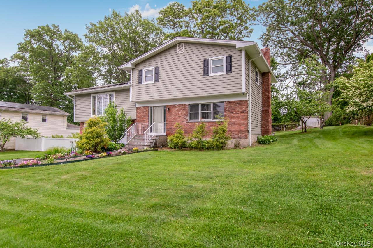 #2 photo, 127 Parkview Road, Elmsford , NY 10523