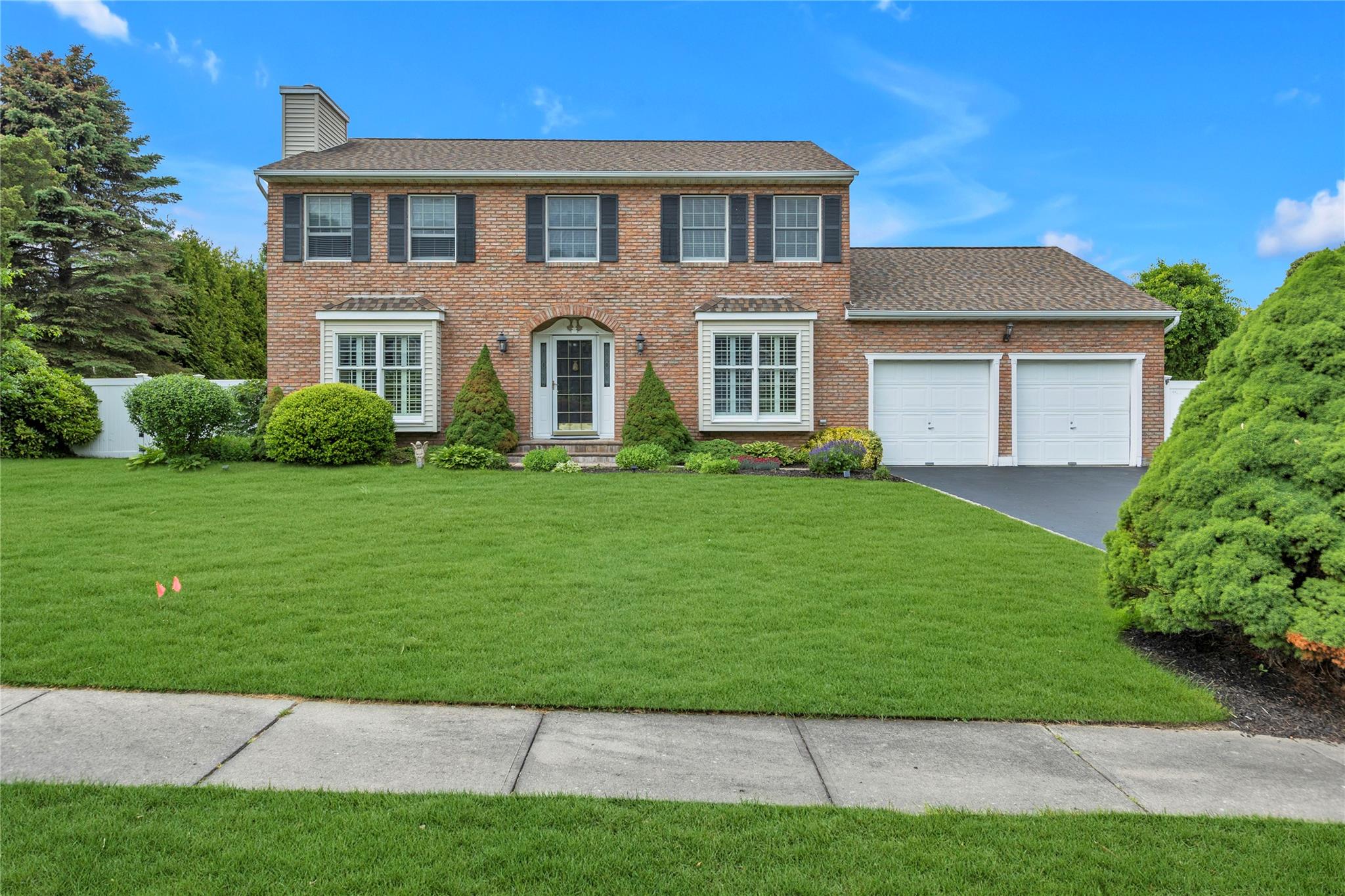#1 photo, 5 Jay Lane, Holbrook , NY 11741
