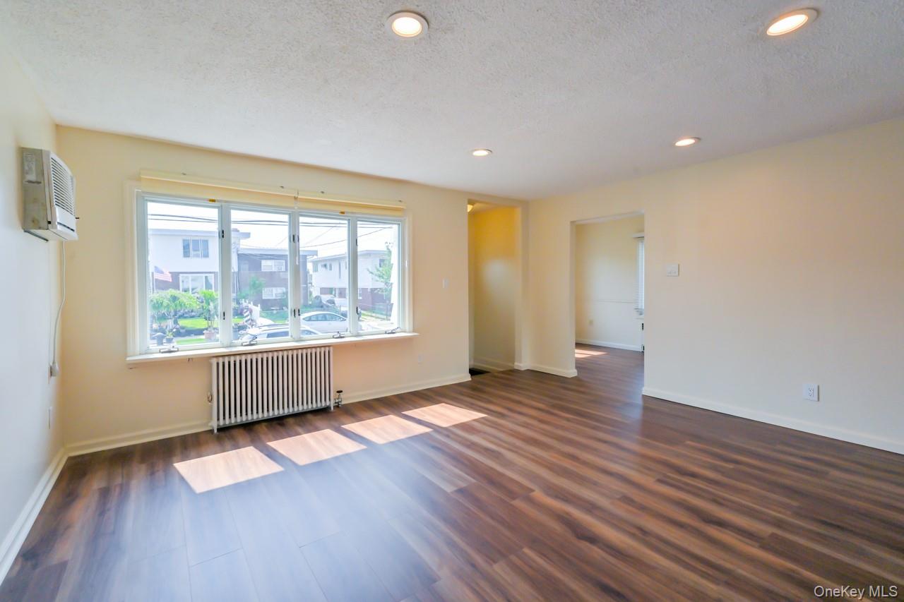 #8 photo, 162-29 95th Street, クイーンズ区 Howard Beach , NY 11414