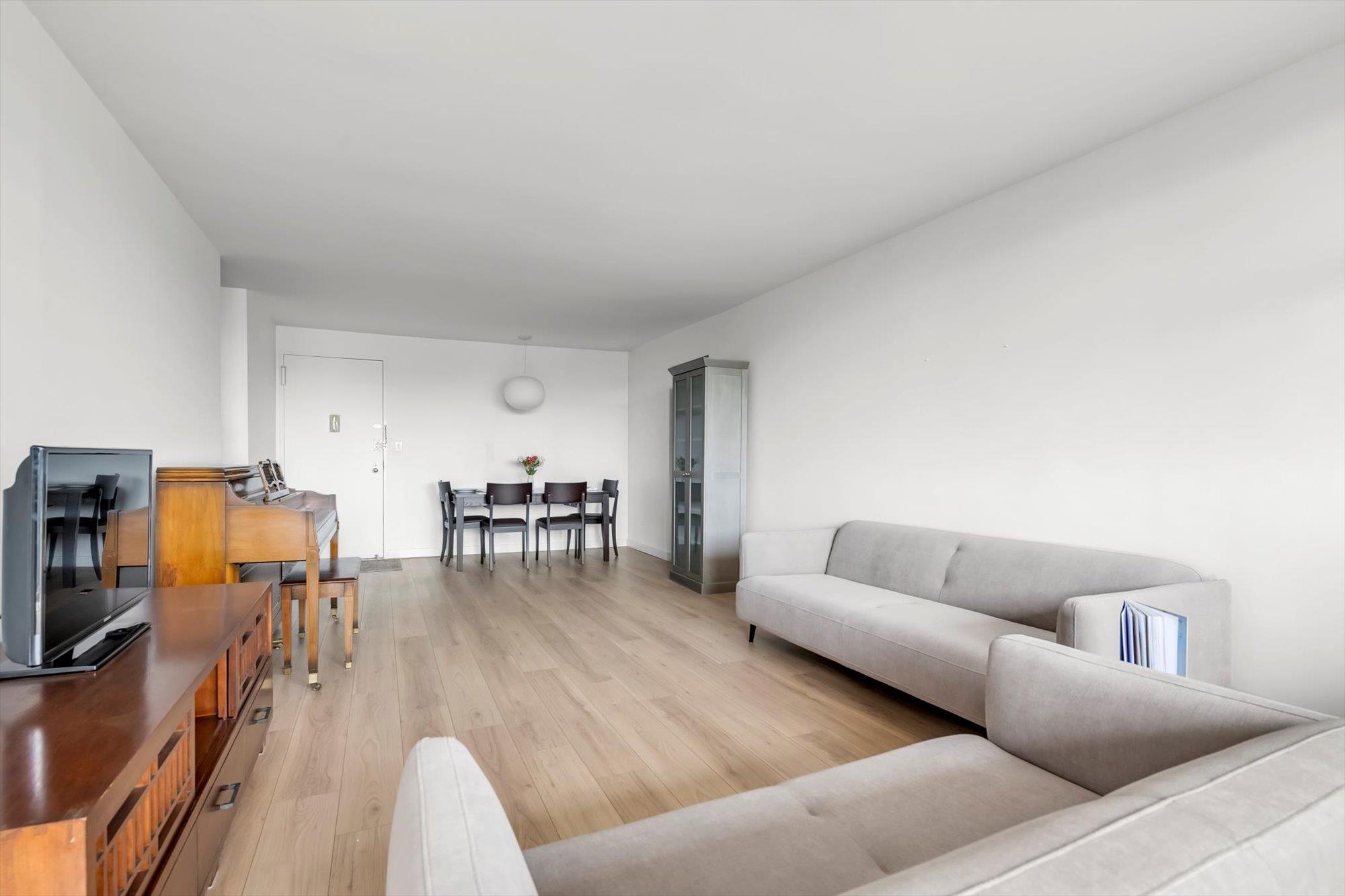 #3 photo, 2 Bay Club Drive, クイーンズ区 Bayside , NY 11360