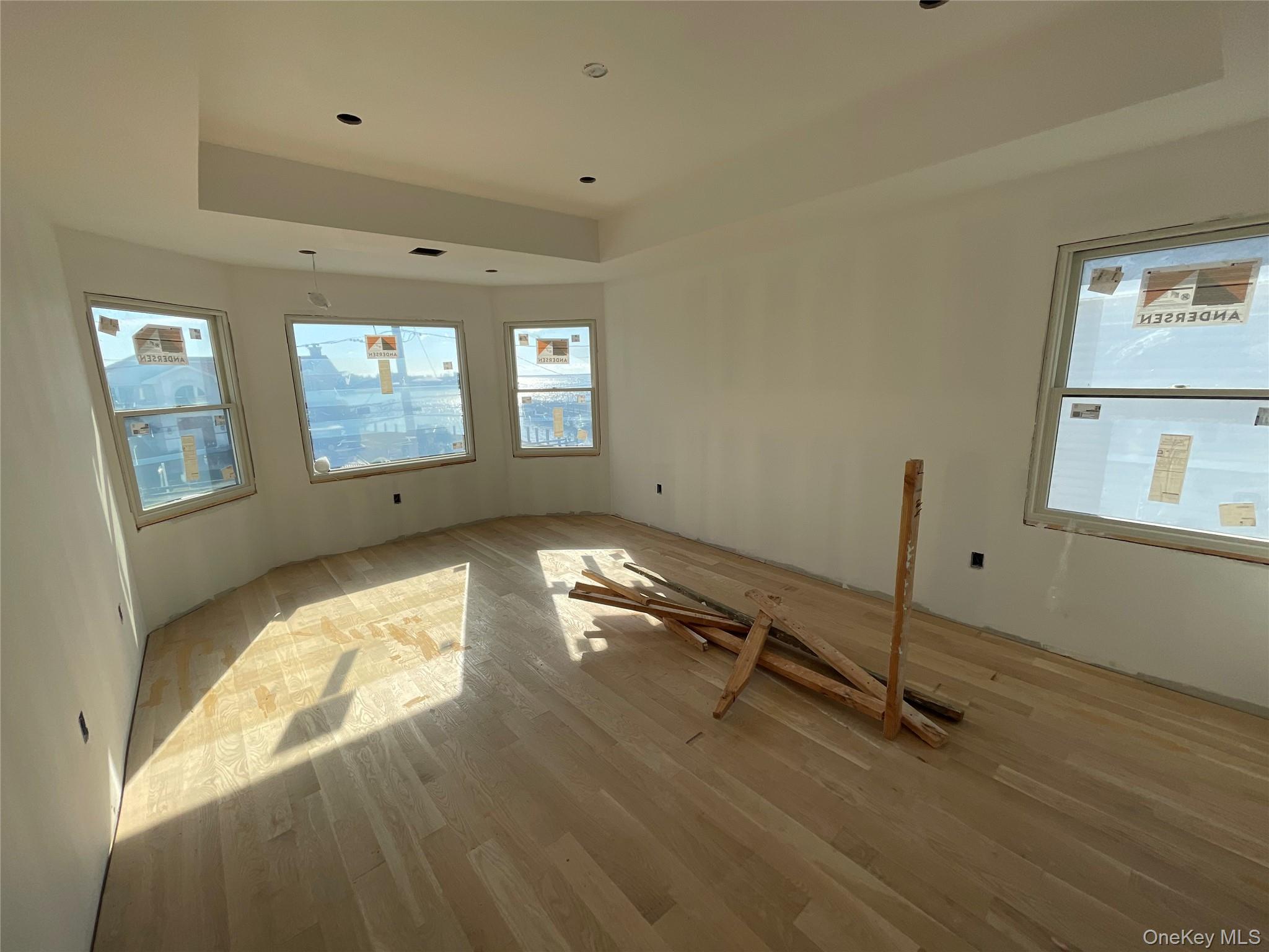 #10 photo, 101 Clocks Boulevard, ナッソー郡 Massapequa , NY 11758