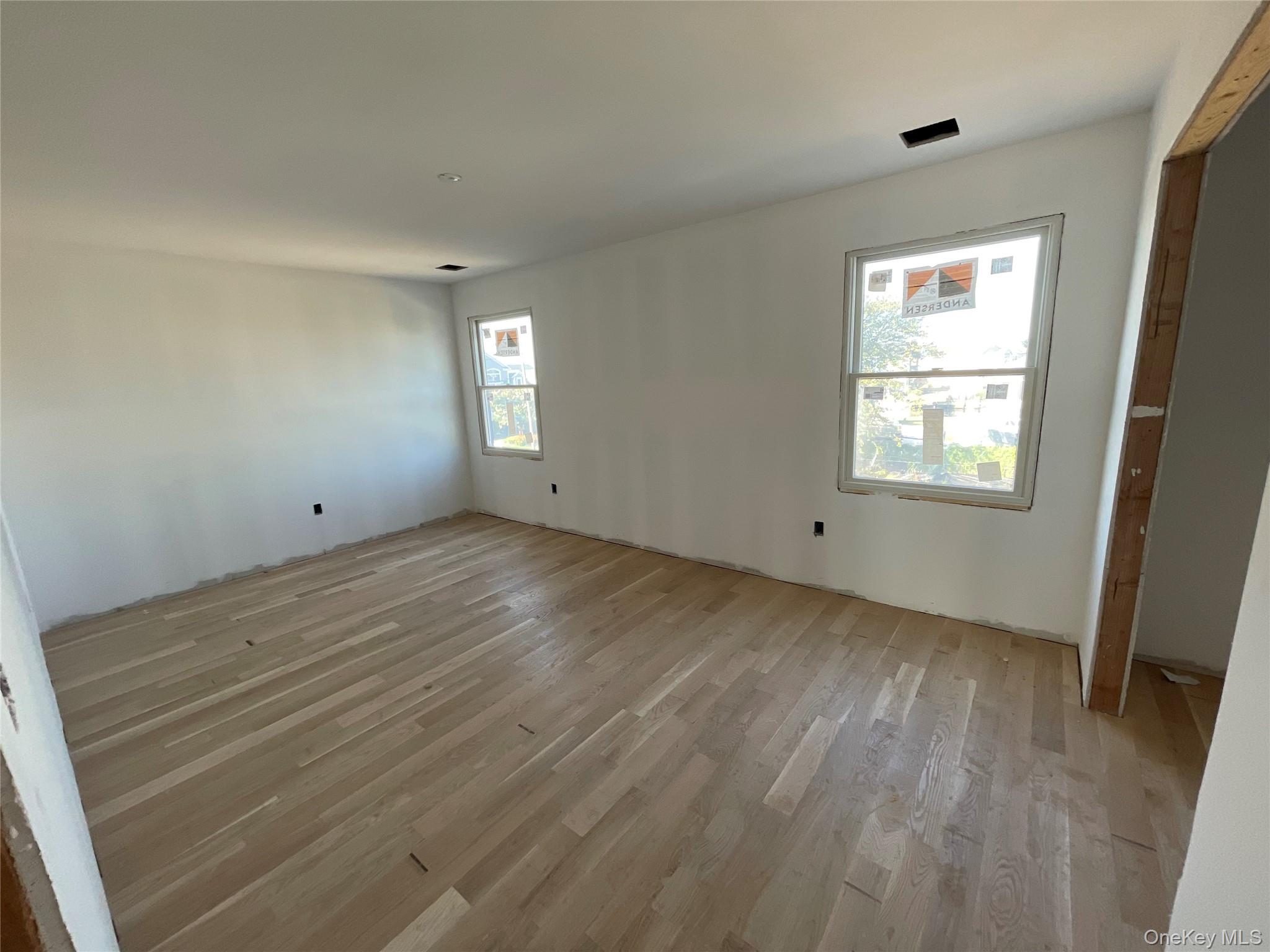 #11 photo, 101 Clocks Boulevard, ナッソー郡 Massapequa , NY 11758