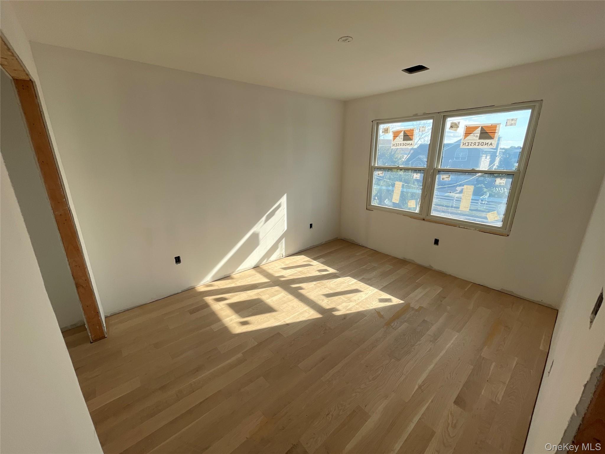 #12 photo, 101 Clocks Boulevard, ナッソー郡 Massapequa , NY 11758