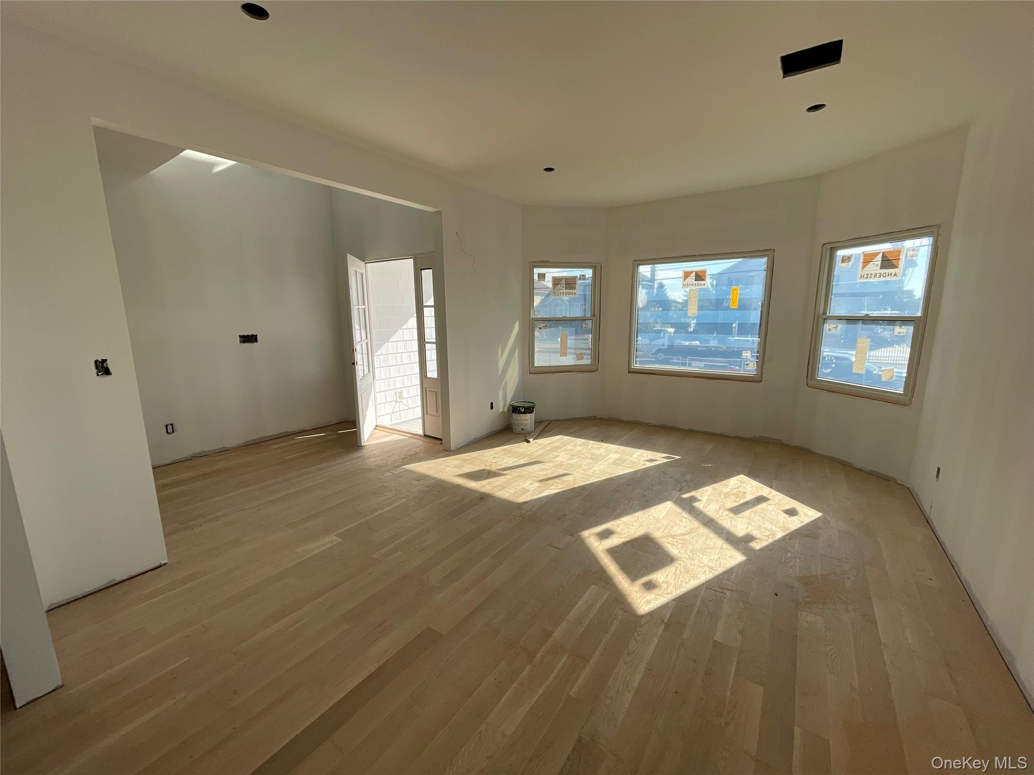 #3 photo, 101 Clocks Boulevard, ナッソー郡 Massapequa , NY 11758