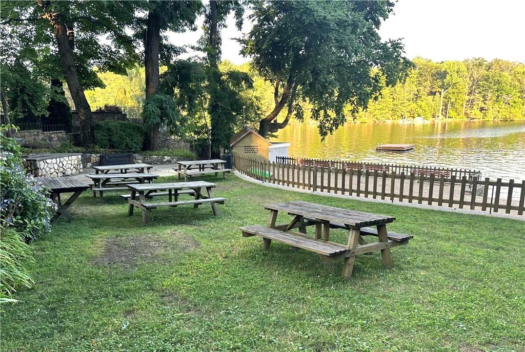 #20 photo, 39 Woodland Road, 紐約州 Mahopac , NY 10541