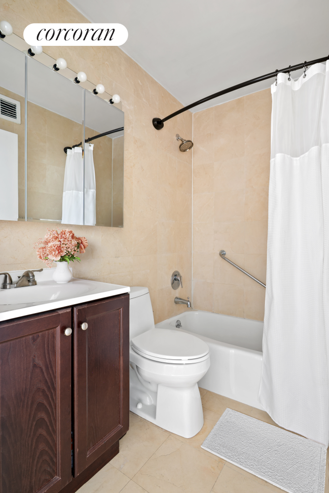 #8 photo, 200 E 90TH Street, マンハッタン Yorkville , NY 10128