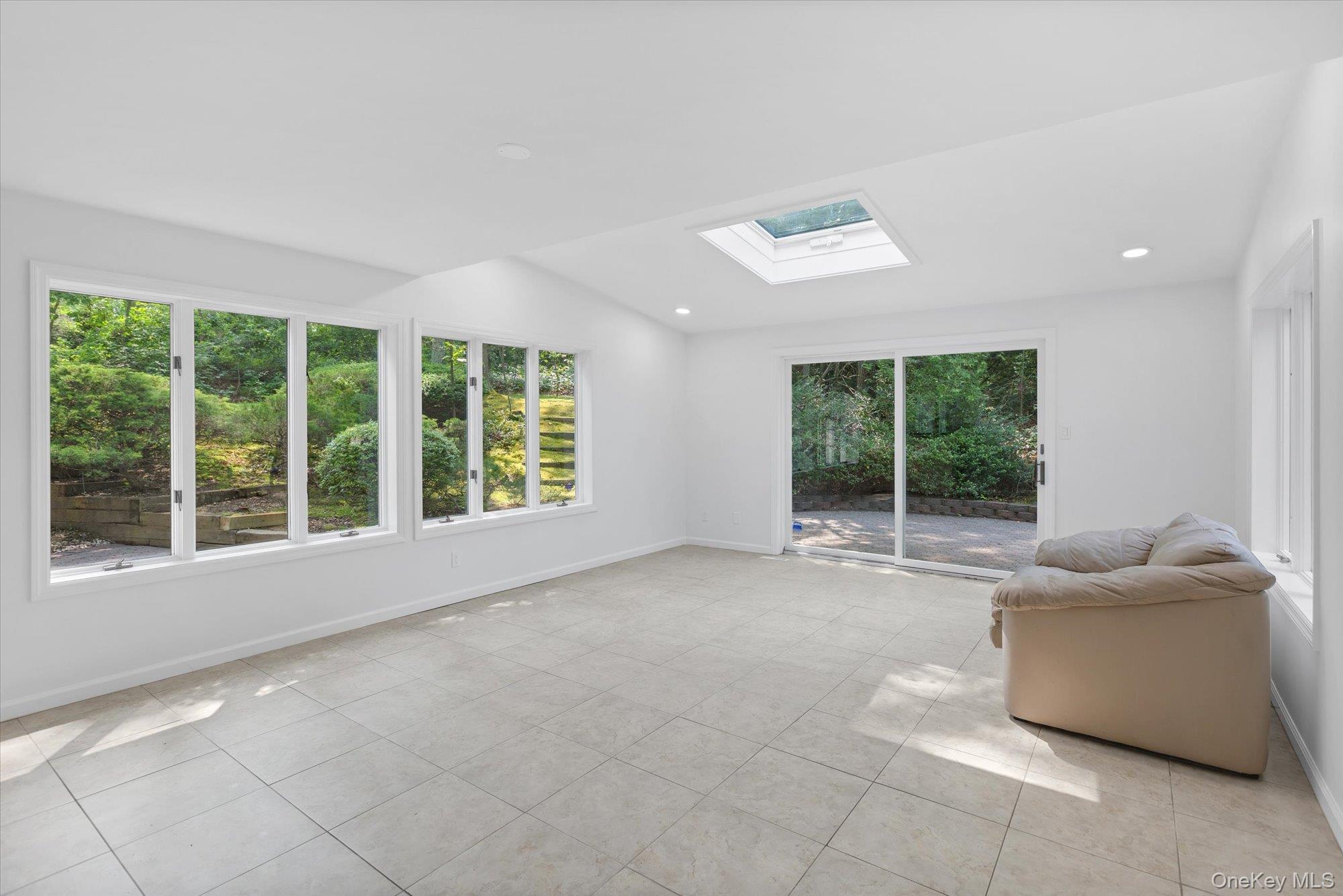 #16 photo, 2 Westbourne Lane, サフォーク郡 Melville , NY 11747