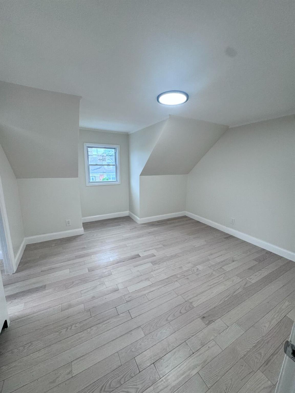 #11 photo, 23319 118th Avenue, クイーンズ区 Cambria Heights , NY 11411