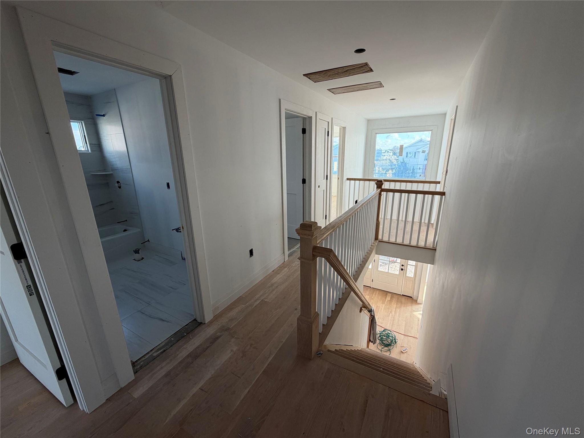 #10 photo, 103 Clocks Boulevard, ナッソー郡 Massapequa , NY 11758