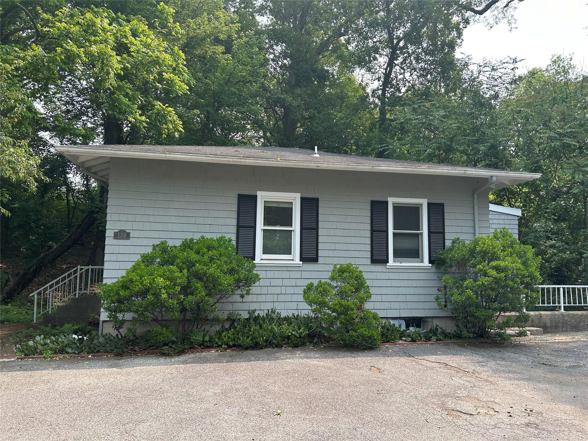 #1 photo, 139 Cove Neck Road, Oyster Bay , NY 11771