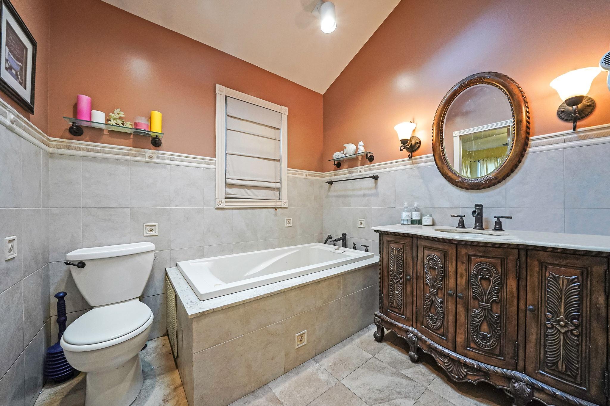 #17 photo, 15951 160th Avenue, Howard Beach , NY 11414