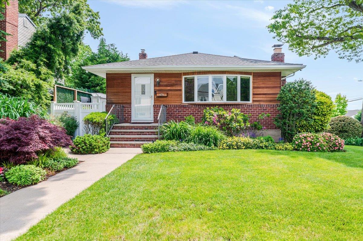 #1 photo, 676 Central Avenue, Massapequa , NY 11758