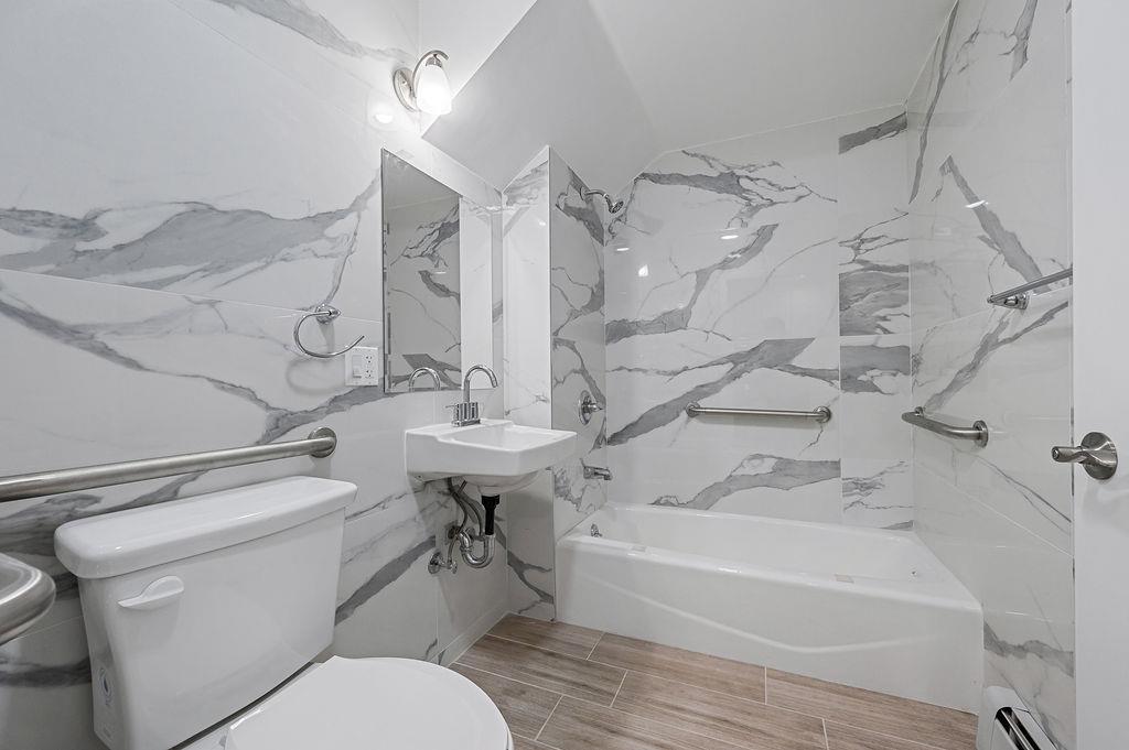 #11 photo, 10605 49th Avenue, クイーンズ区 Corona , NY 11368