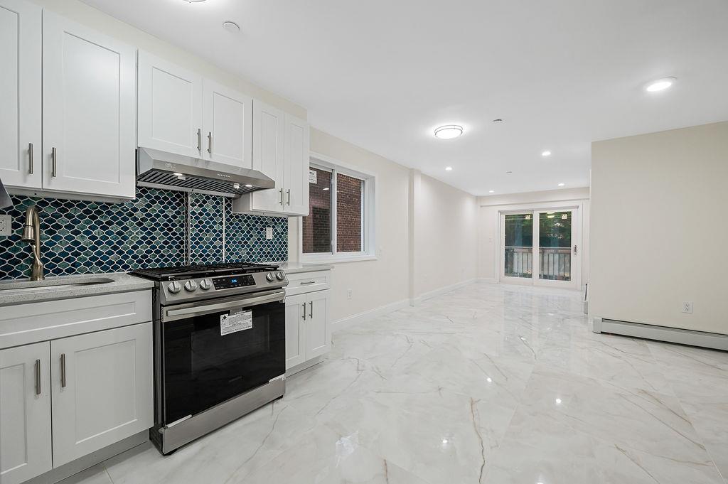 #18 photo, 10605 49th Avenue, クイーンズ区 Corona , NY 11368