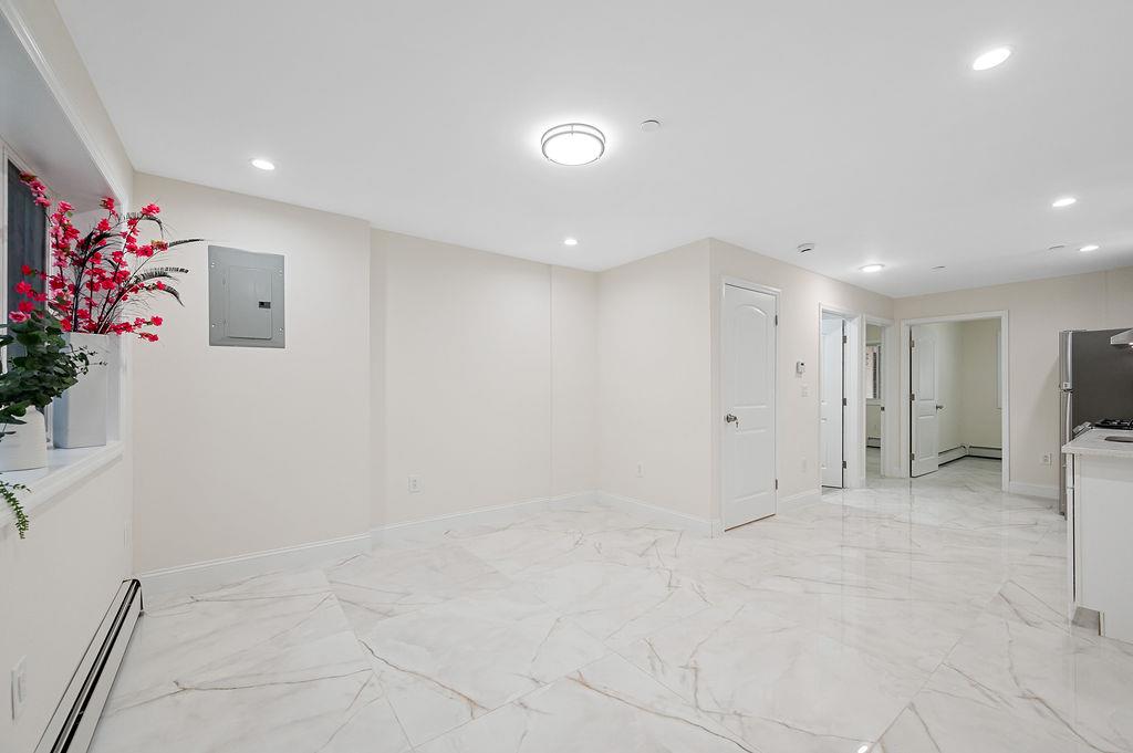 #6 photo, 10605 49th Avenue, クイーンズ区 Corona , NY 11368