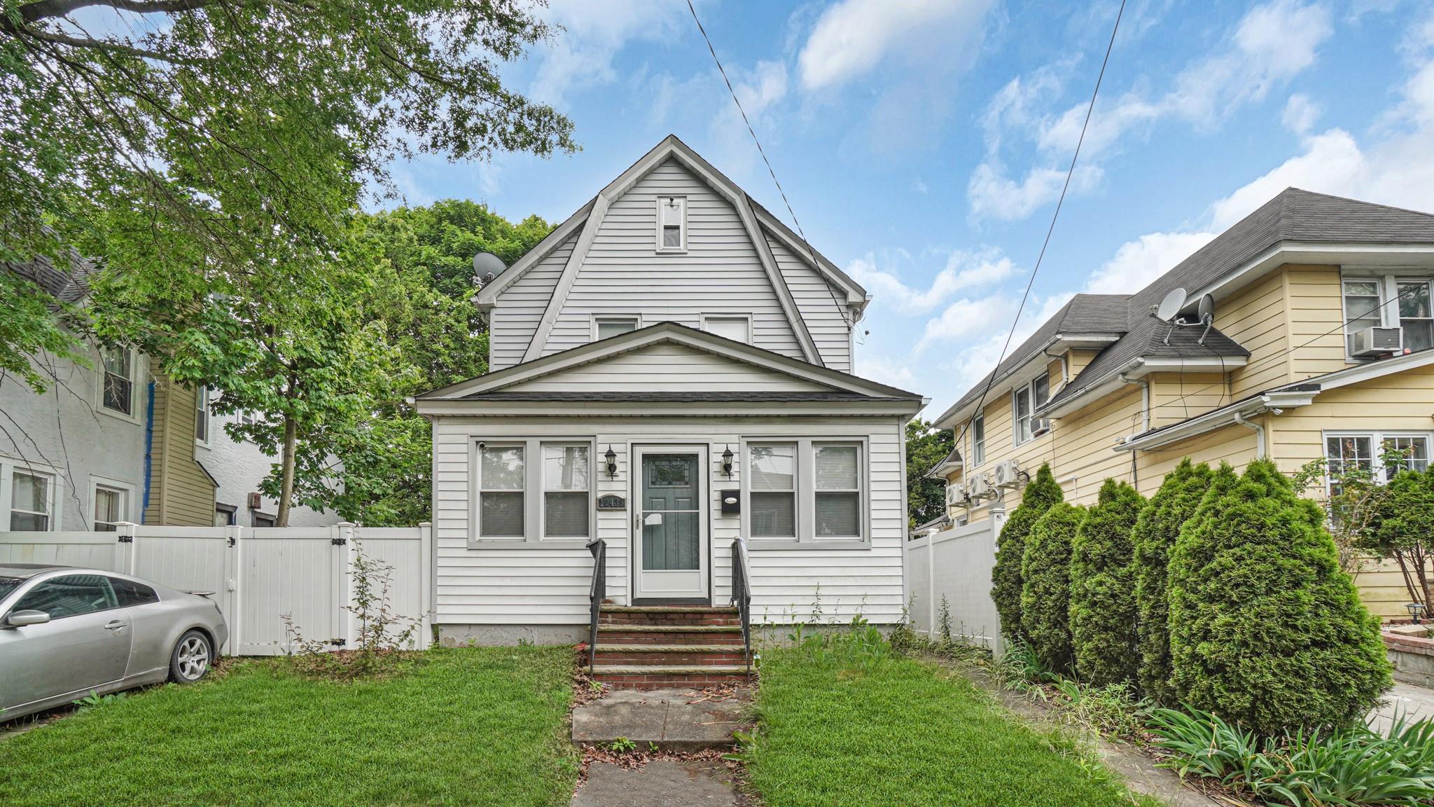 #1 photo, 104-28 201 Street, Saint Albans , NY 11412