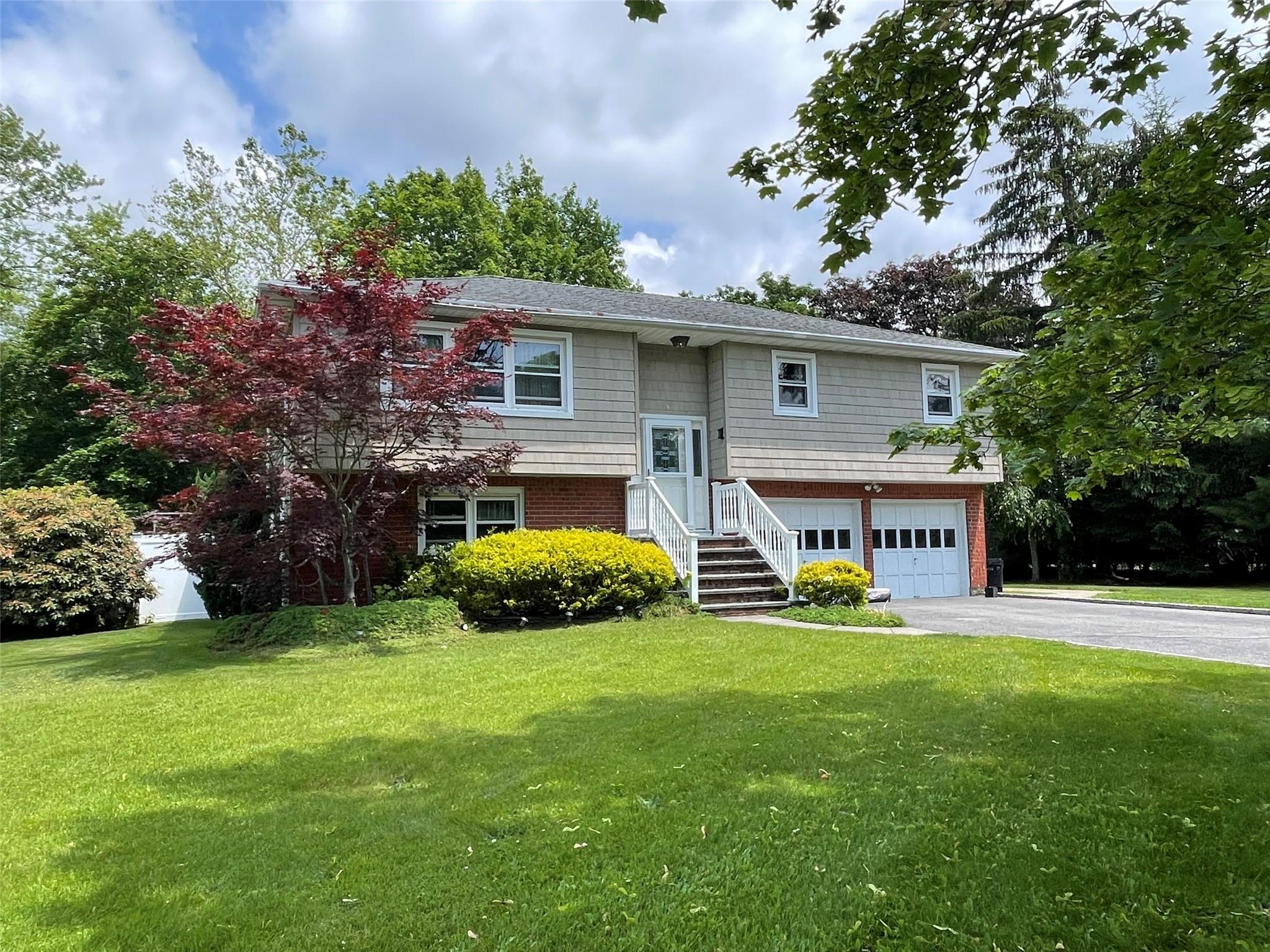 #1 photo, 9 Grossman Street, Melville , NY 11747