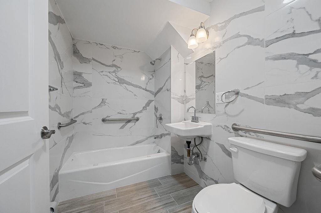 #12 photo, 10603 49th Avenue, クイーンズ区 Corona , NY 11368