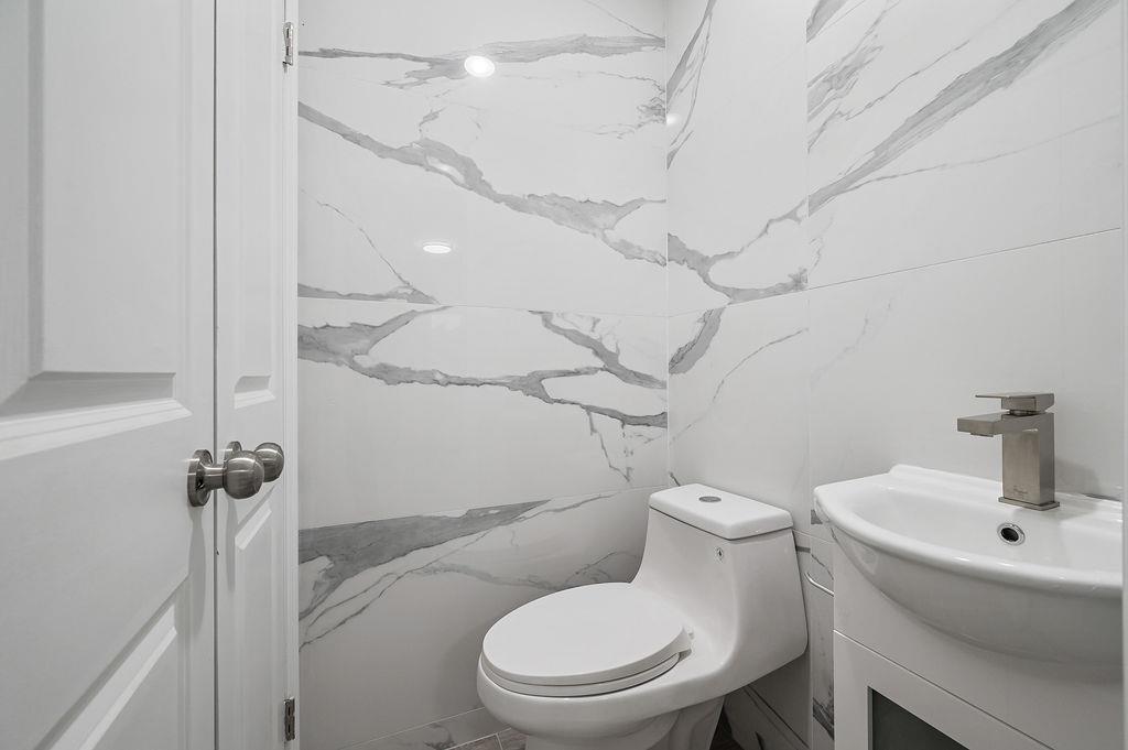 #7 photo, 10603 49th Avenue, クイーンズ区 Corona , NY 11368