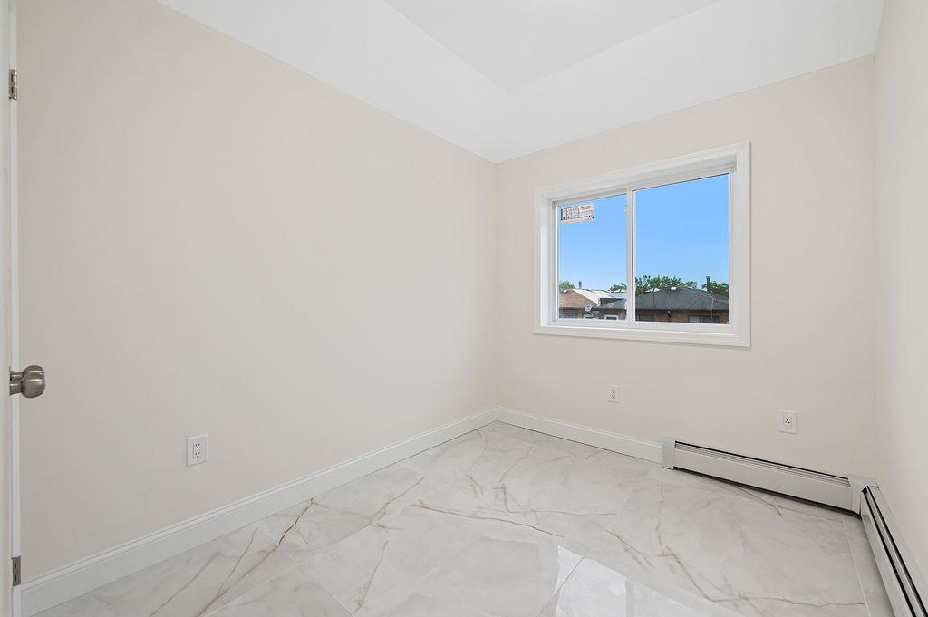 #9 photo, 10603 49th Avenue, クイーンズ区 Corona , NY 11368