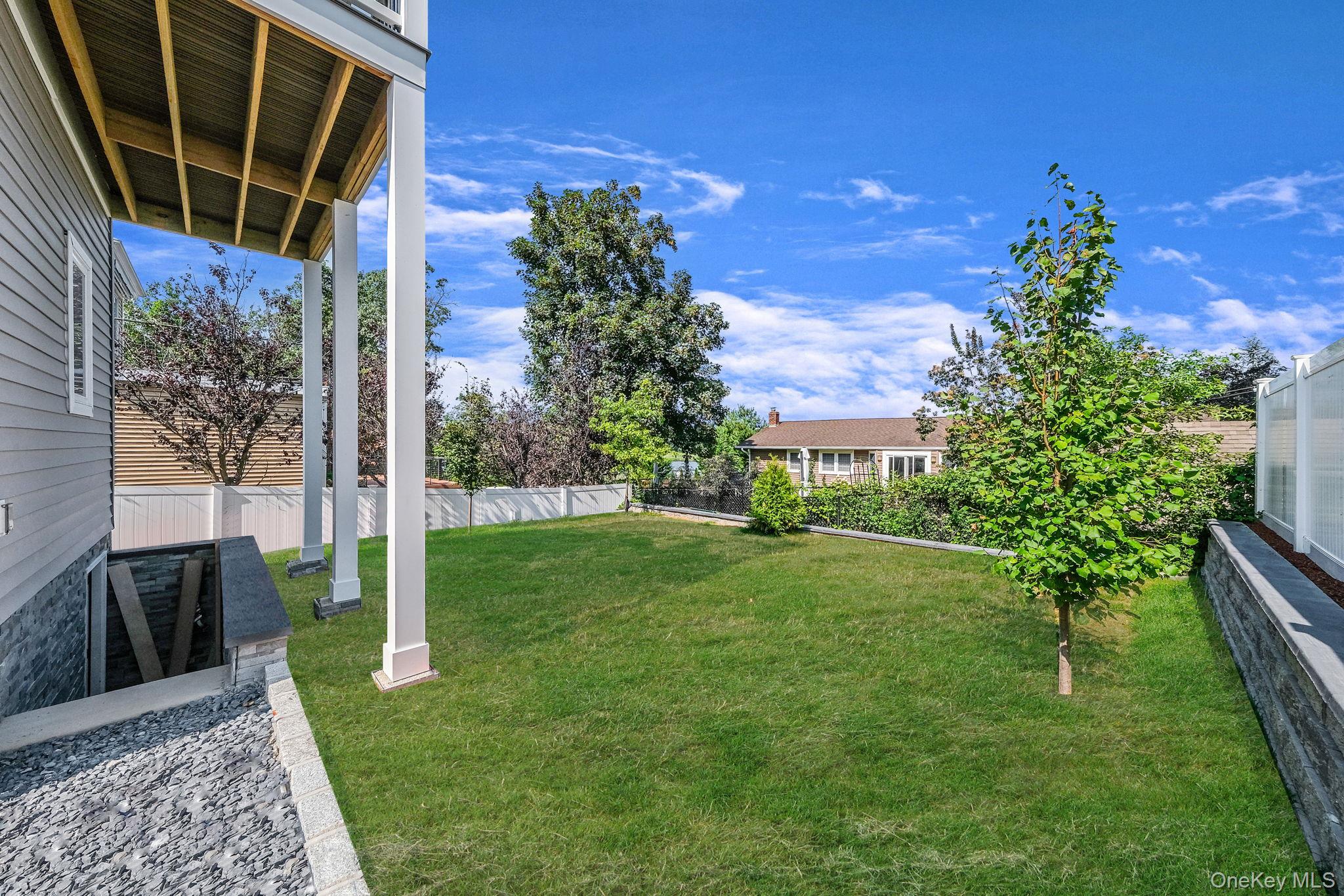 #8 photo, 119 Whittier Drive, サフォーク郡 Kings Park , NY 11754