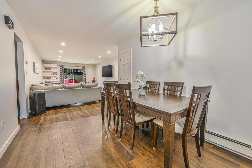 #20 photo, 42 Springwood Drive, North Babylon , NY 11703