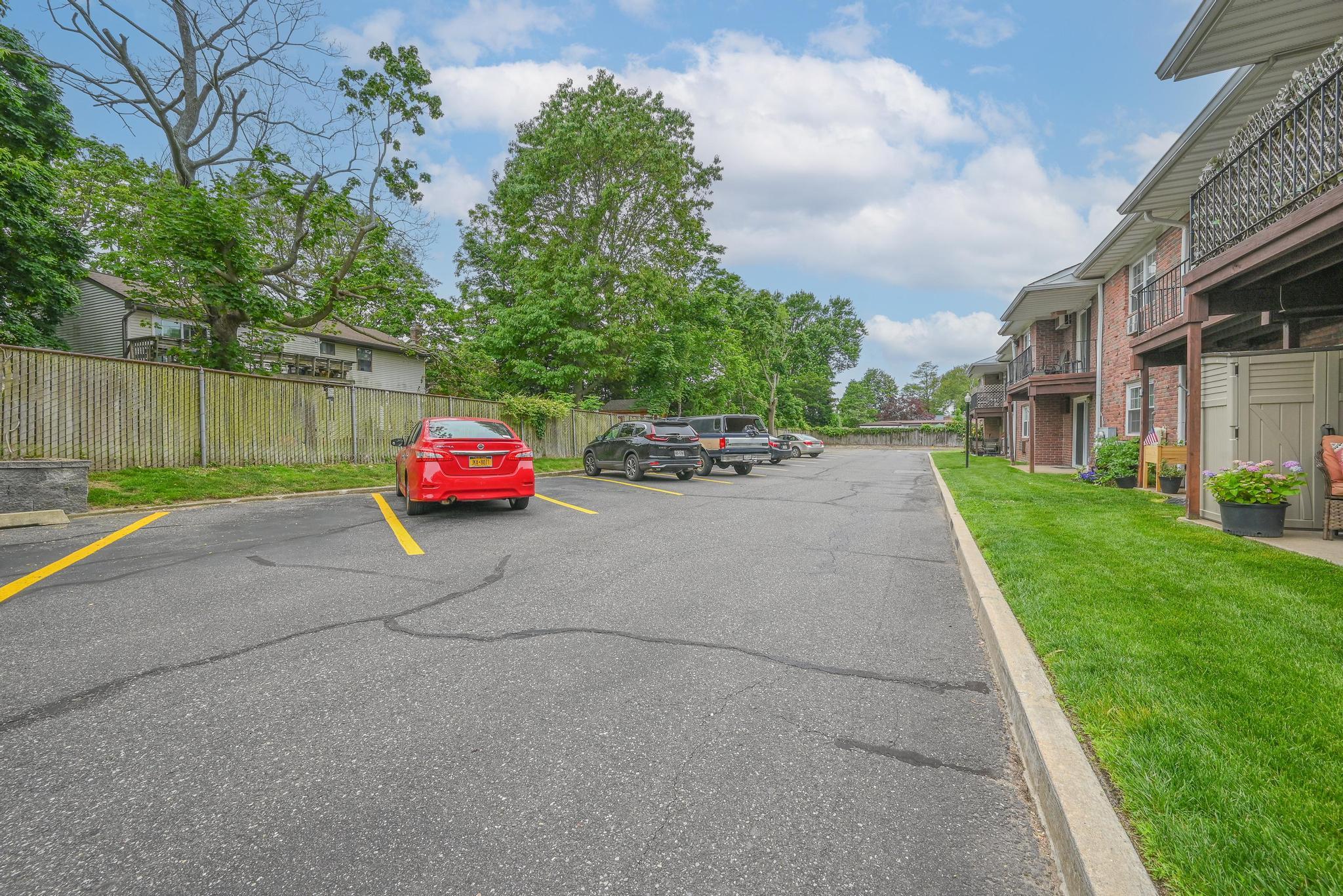 #5 photo, 42 Springwood Drive, North Babylon , NY 11703