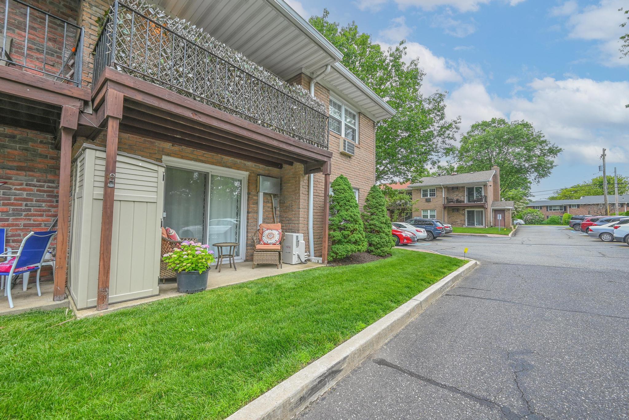 #8 photo, 42 Springwood Drive, North Babylon , NY 11703