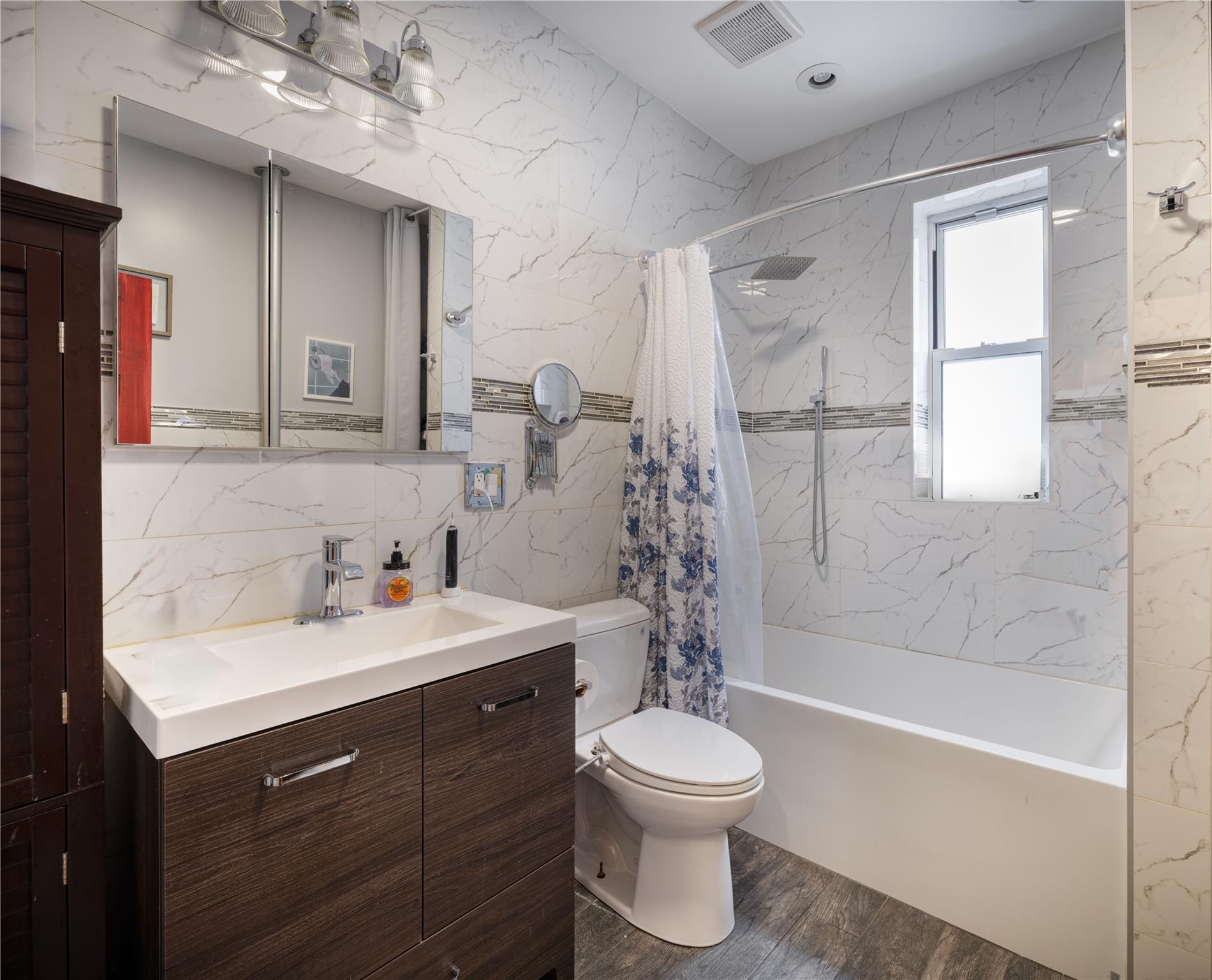 #5 photo, 1840 21st Drive, クイーンズ区 Astoria , NY 11105