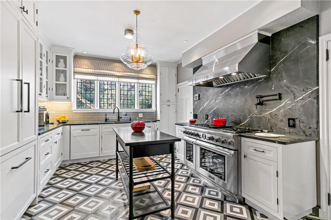 #3 photo, 31 Old Army Road, Scarsdale , NY 10583