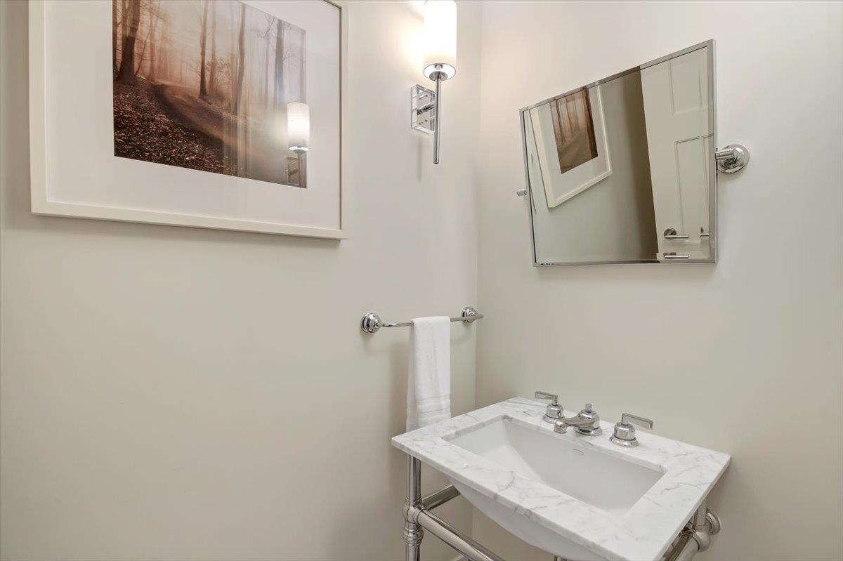 #6 photo, 1 Renaissance Square, White Plains , NY 10601