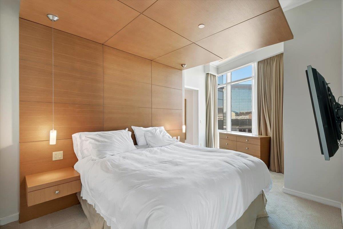 #7 photo, 1 Renaissance Square, White Plains , NY 10601