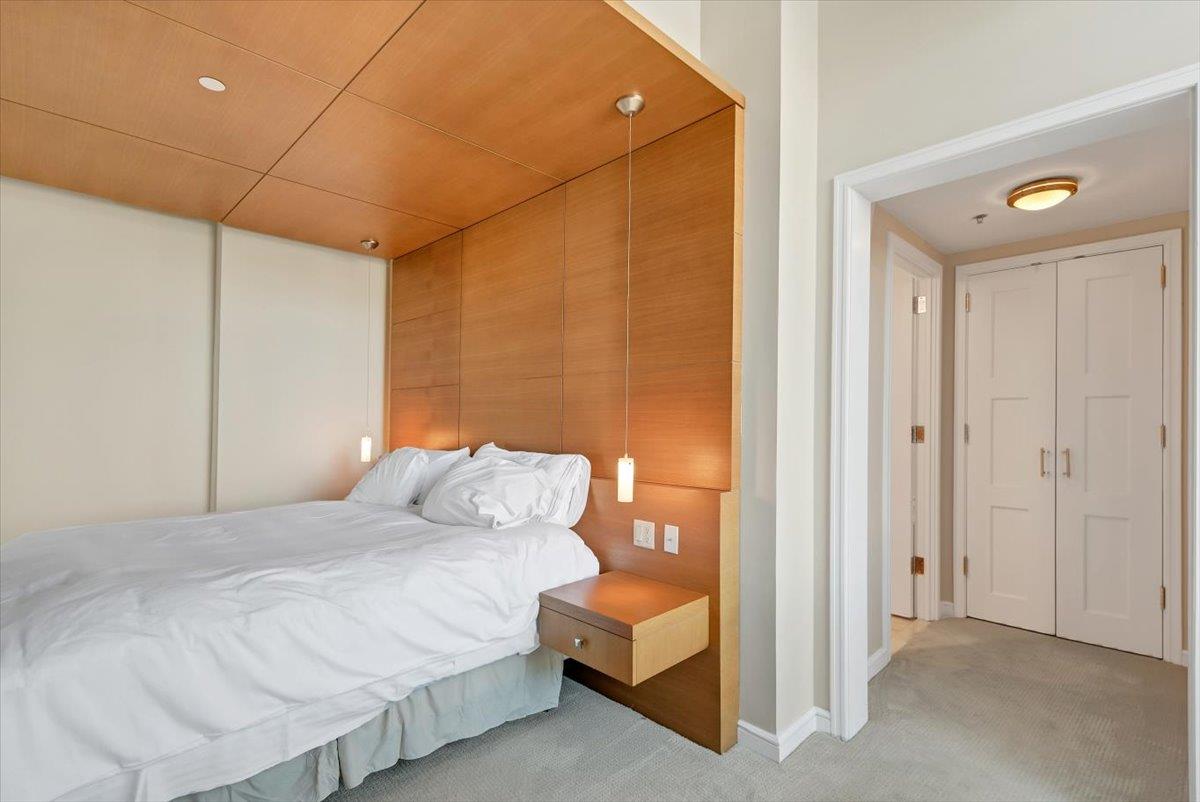 #8 photo, 1 Renaissance Square, White Plains , NY 10601