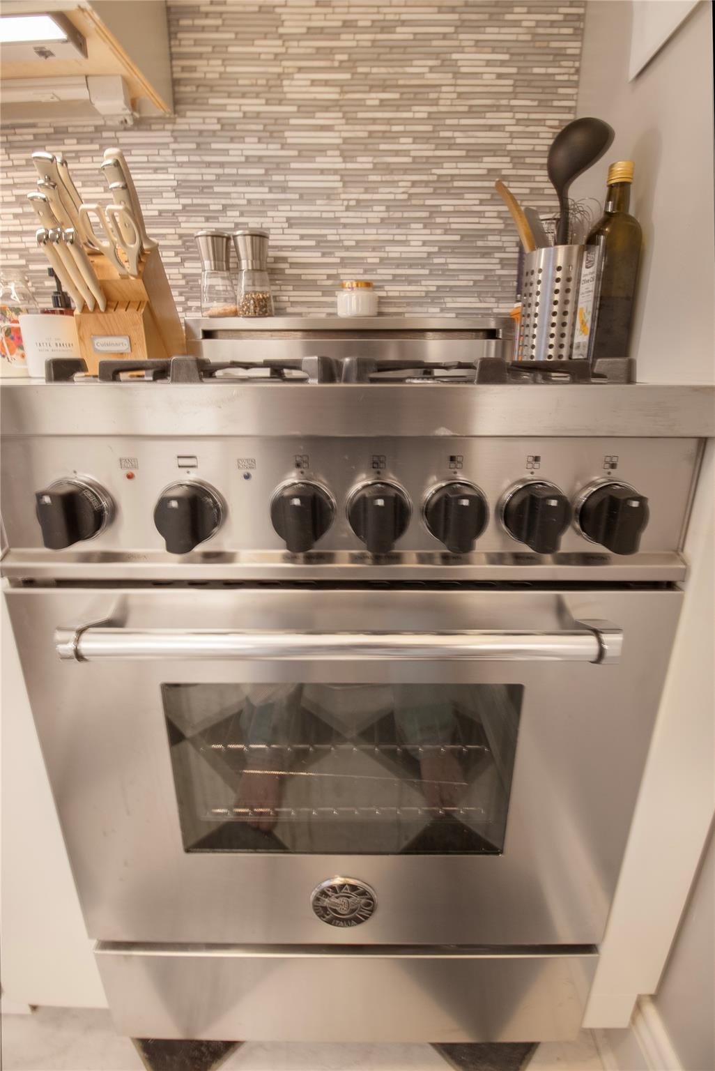 #13 photo, 210 E 63rd Street, New York (Manhattan) , NY 10065