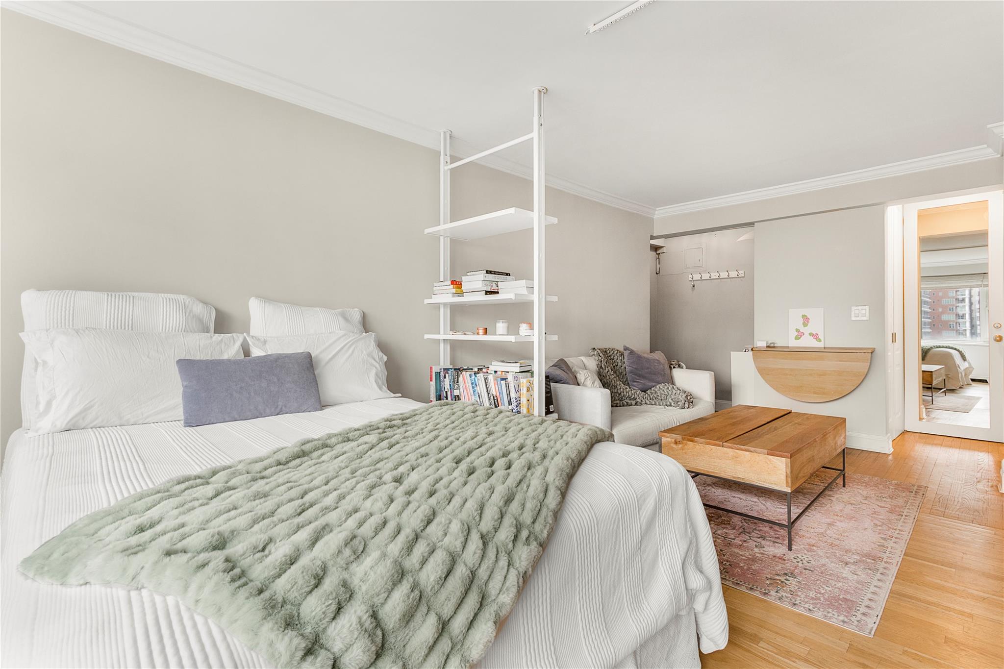 #2 photo, 210 E 63rd Street, New York (Manhattan) , NY 10065