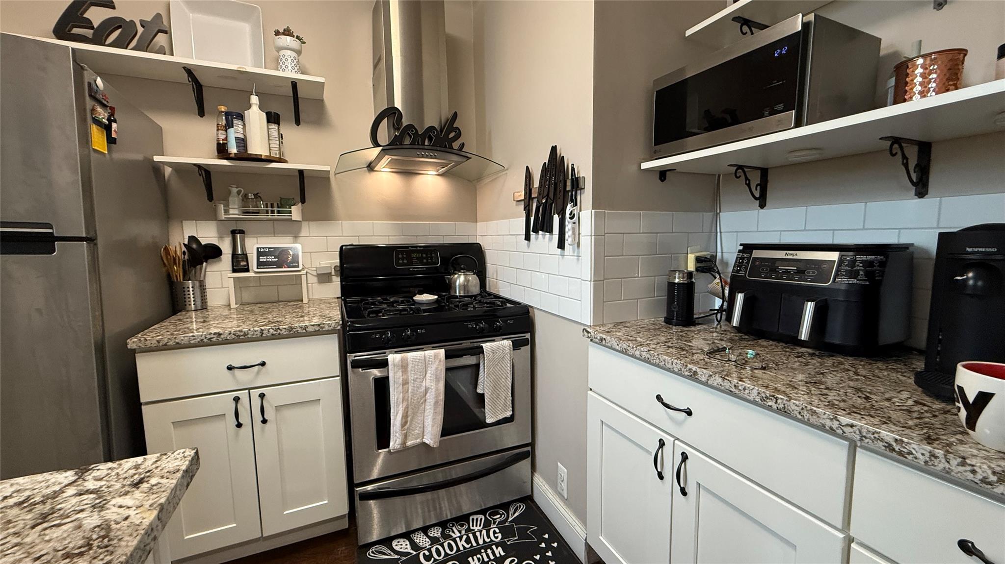 #2 photo, 208 Centre Avenue, New Rochelle , NY 10805