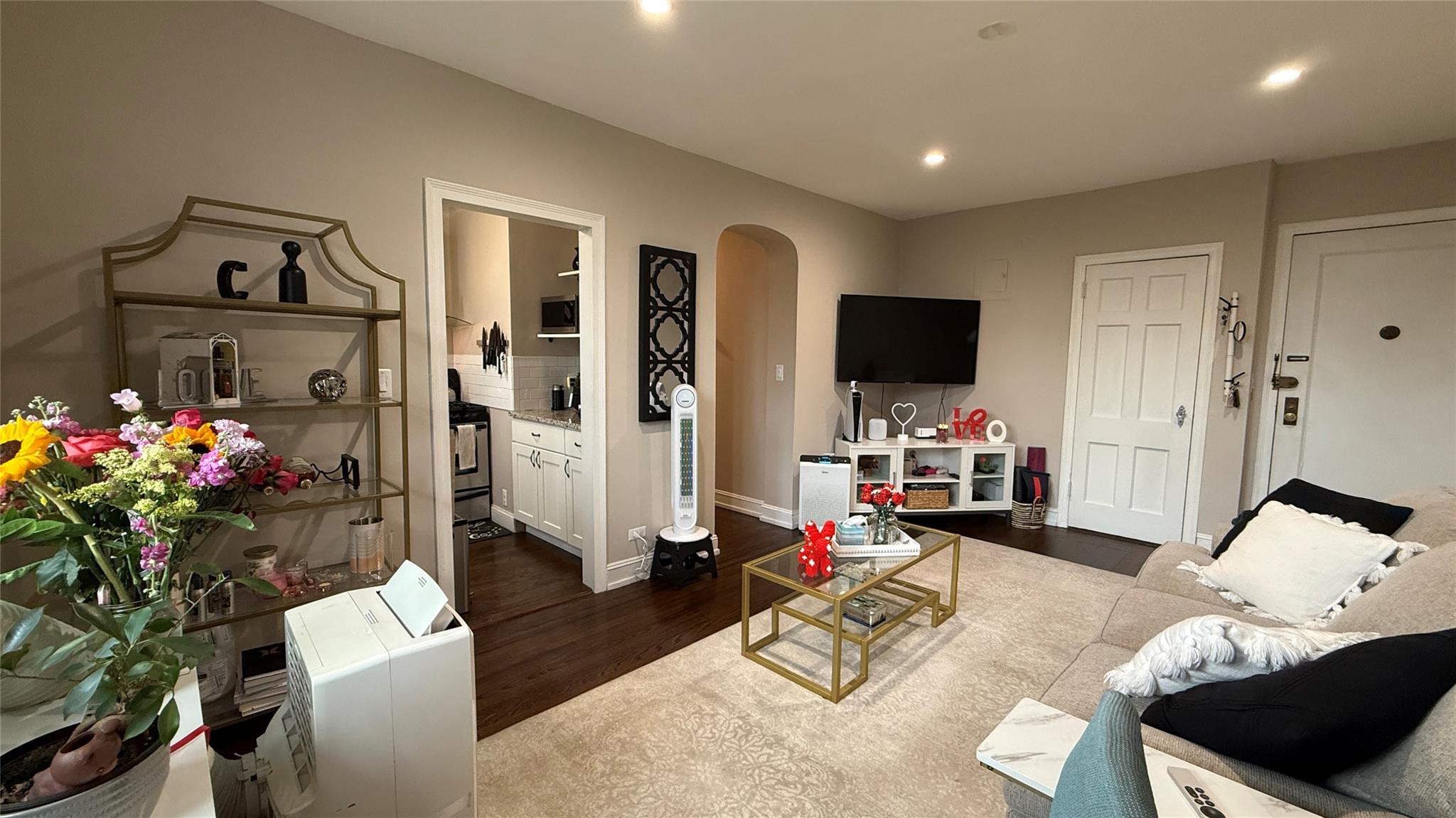 #4 photo, 208 Centre Avenue, New Rochelle , NY 10805