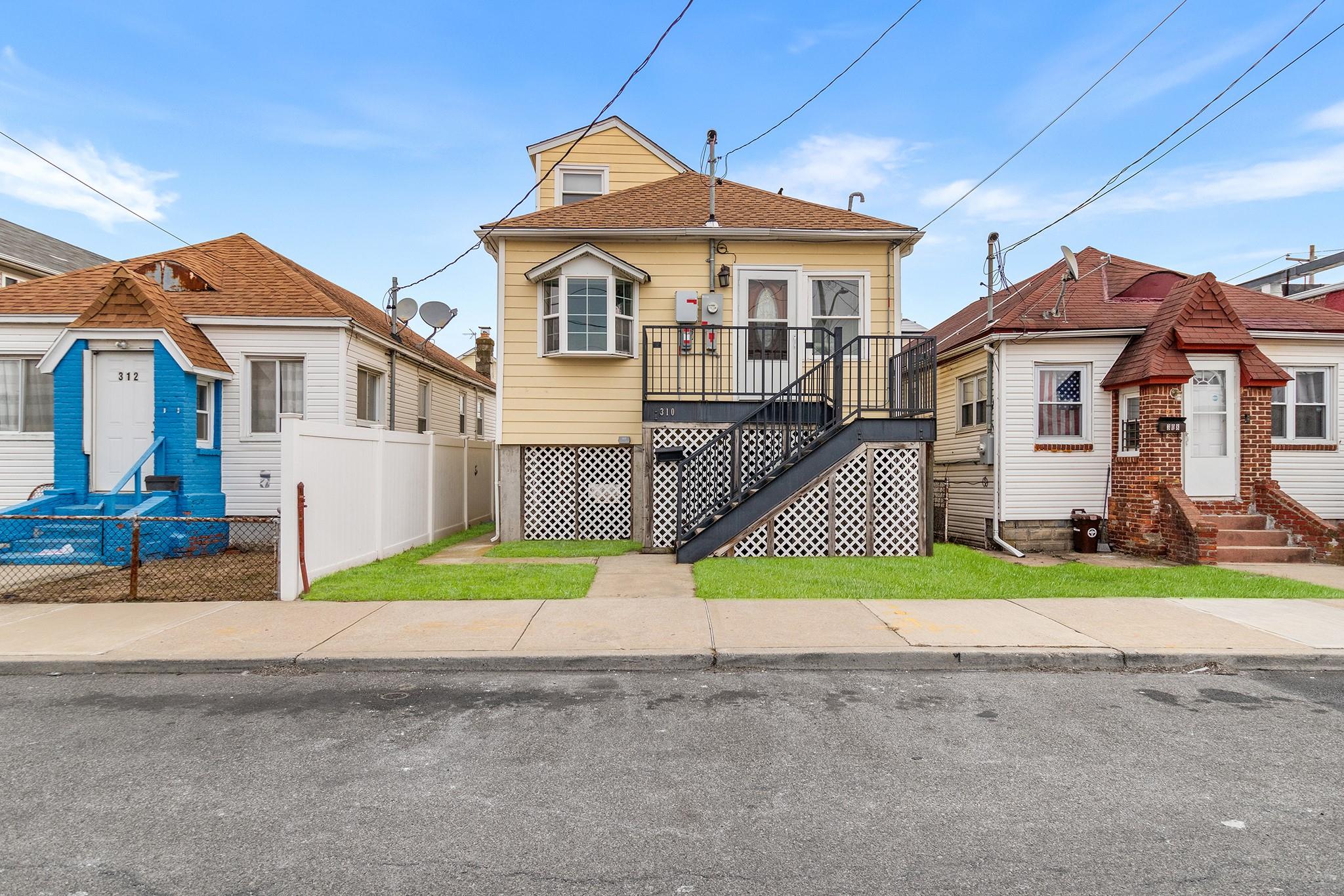 #1 photo, 310 Beach 39th Street, كوينز Far Rockaway , NY 11691